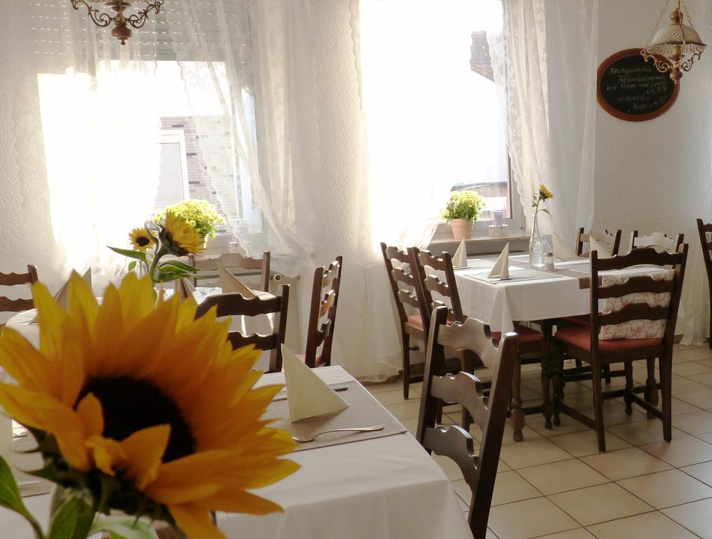 Landgasthof Zur Sonne I Hotel & Restaurant Neuburg am Rhein Exterior photo