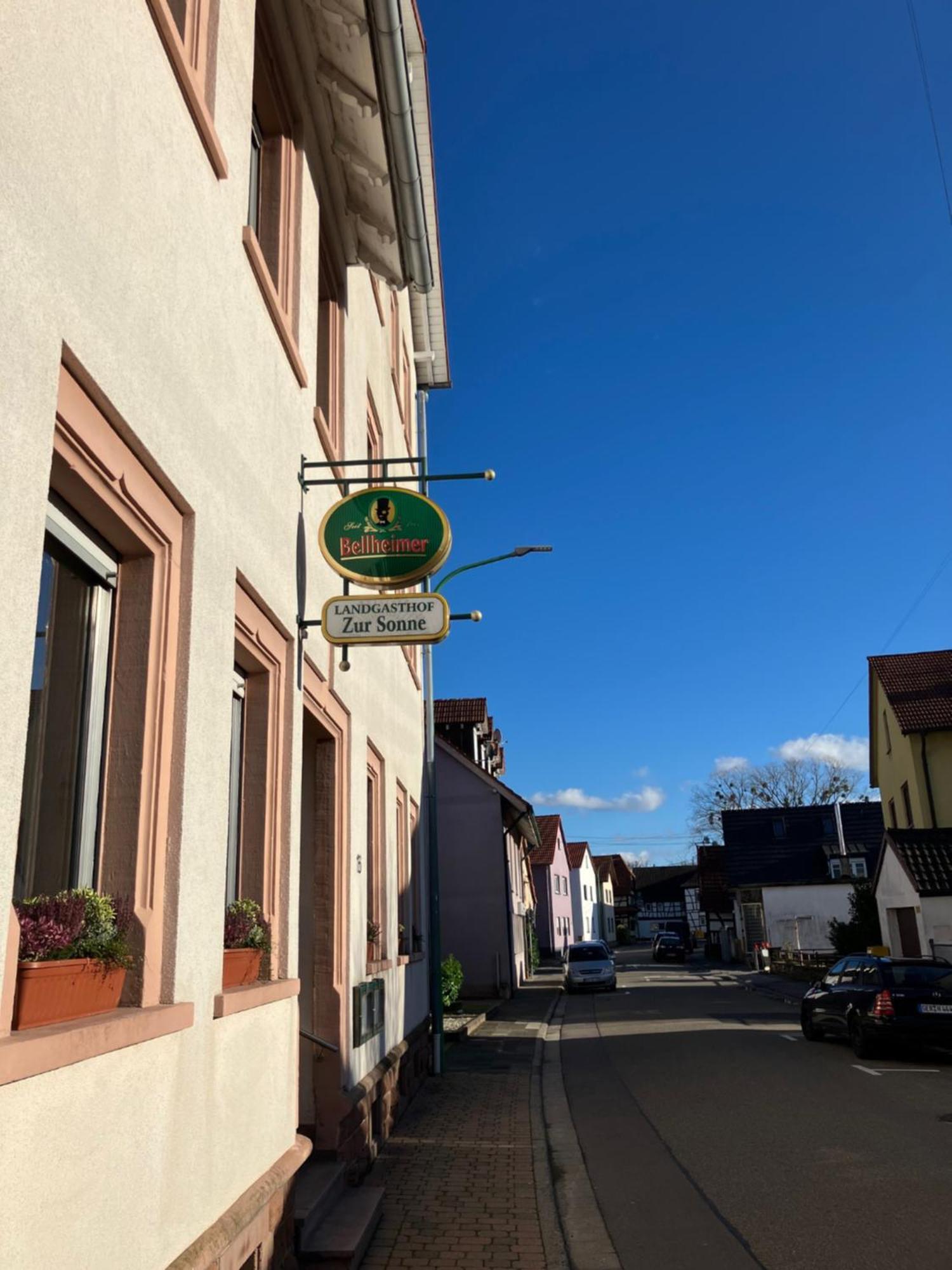 Landgasthof Zur Sonne I Hotel & Restaurant Neuburg am Rhein Exterior photo