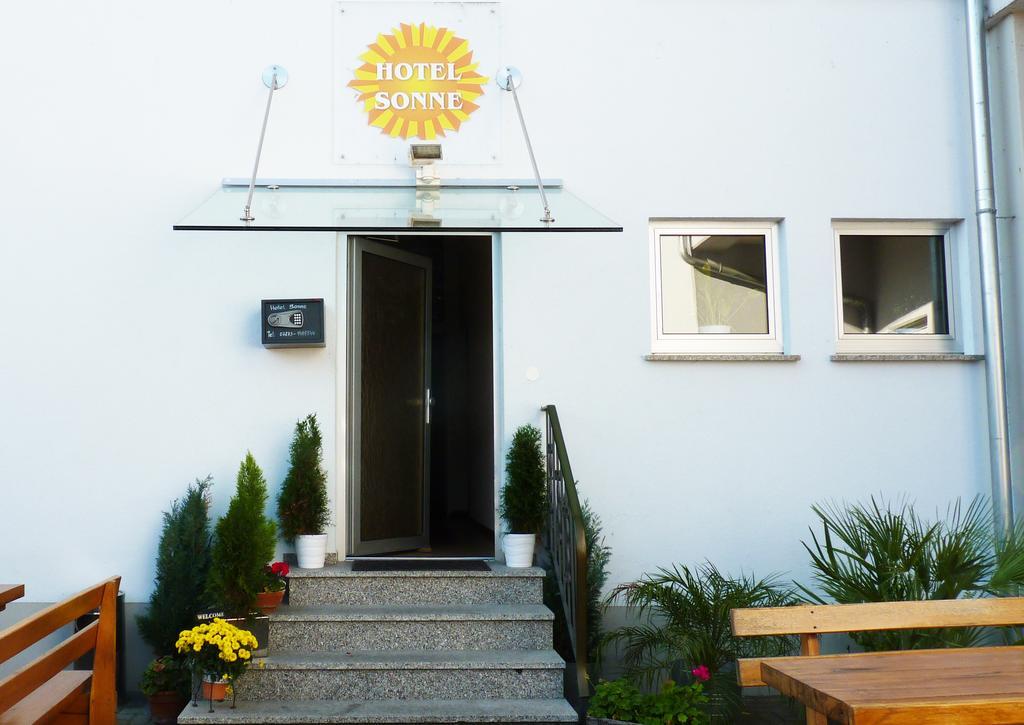 Landgasthof Zur Sonne I Hotel & Restaurant Neuburg am Rhein Exterior photo